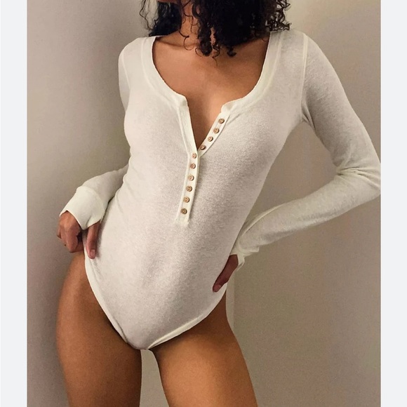 Free People Tops - Free people Women's Cream Long Sleeve Body suit